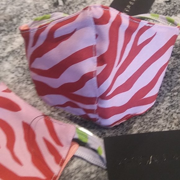 KENDALL + KYLIE Face Mask. 2 x Reusable Face Masks as pictured. - Picture 2 of 6